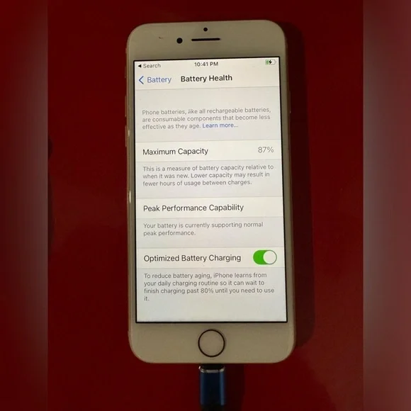 iPhone 8 - Picture 2 of 4